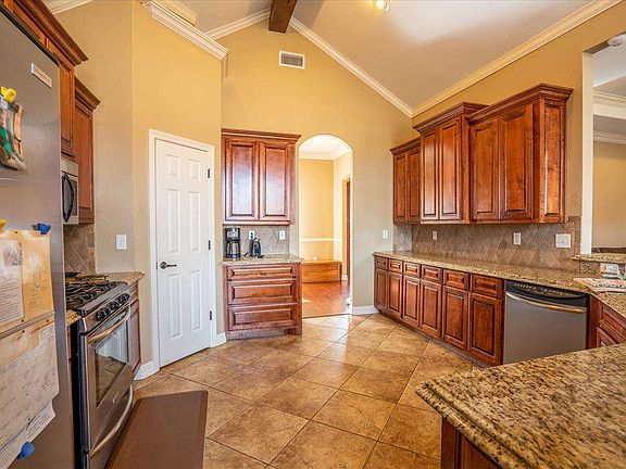 4th image of 8330 Glen Rose Cir