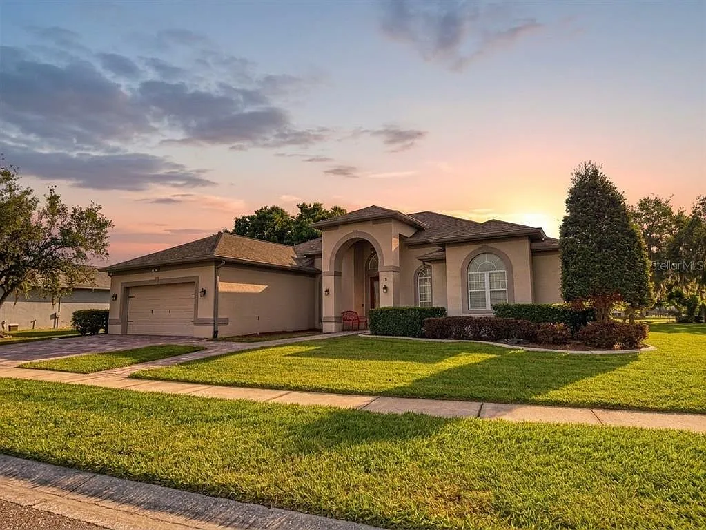 4 bed, 3.5 bath, 2631 sqft, $4,200 — Photo 2