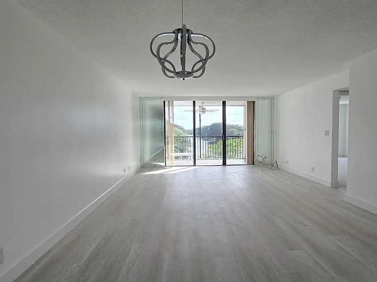 3000 NW 42nd Ave #B302 — Photo 7