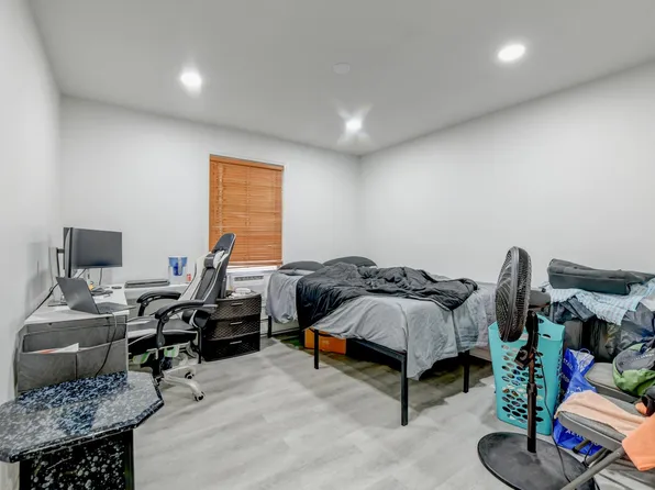 708 Garfield Avenue image 16 of 32