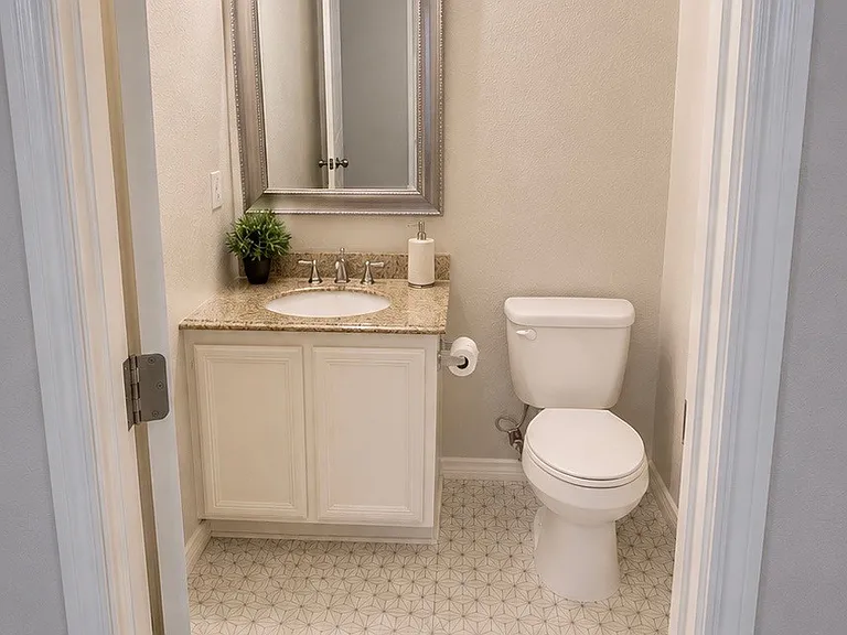 1/2 Bathroom