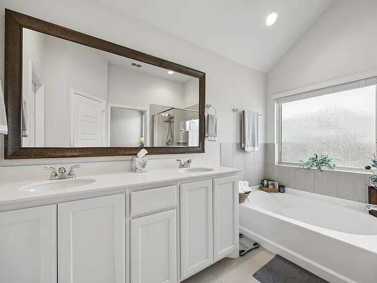 1009 Moss Grove Trl — Photo 8