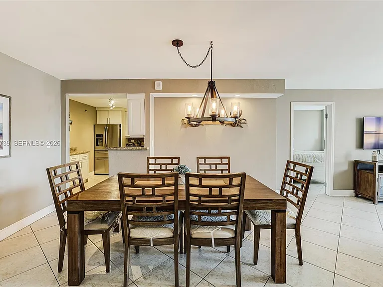 6039 Collins Ave #936 — Photo 9