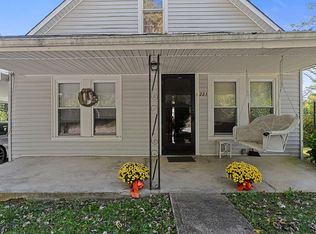 221 Hillview Dr, Livingston, TN 38570