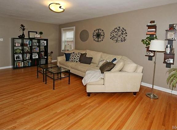 4th image of 6563 Winona Ave