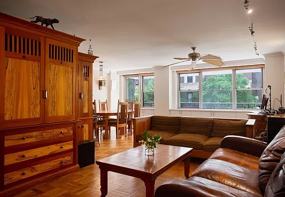 2nd image of 55 E 87th St APT 3D