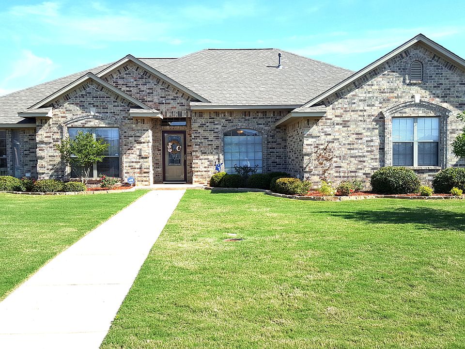 4 Bedroom 2.5  Bathroom Home