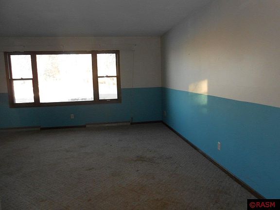 5th image of 415 S Paffrath Ave