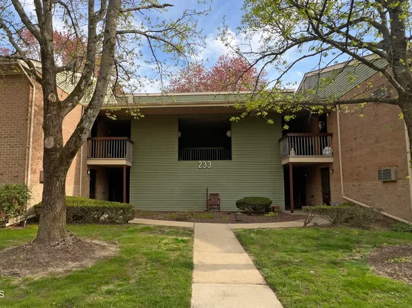 233 Medford Court #B, Manalapan, NJ 07726