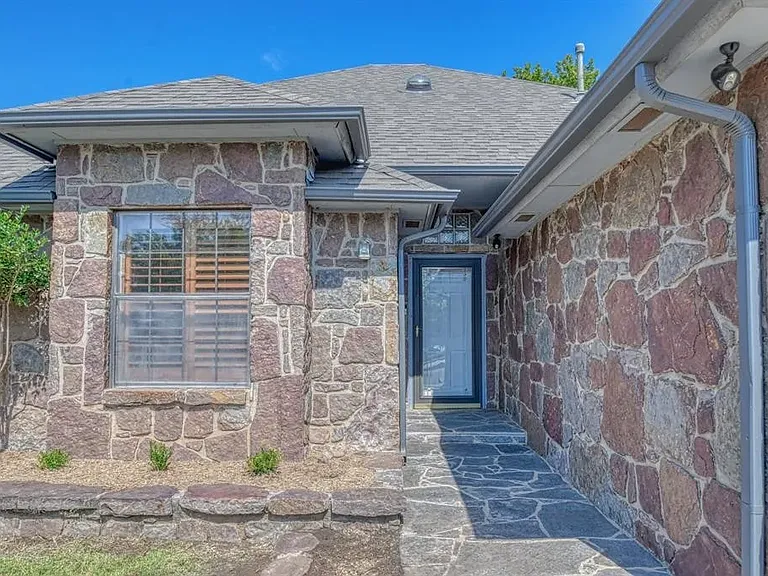 3609 Hampton Ct — Photo 46