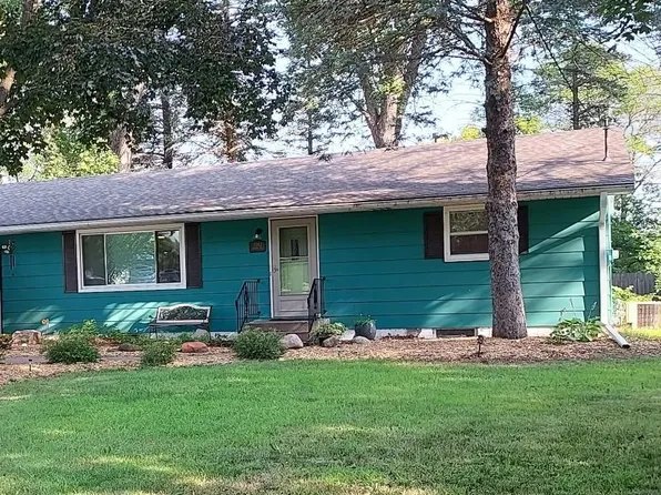 13282 Andrews Ave, Lindstrom, MN 55045