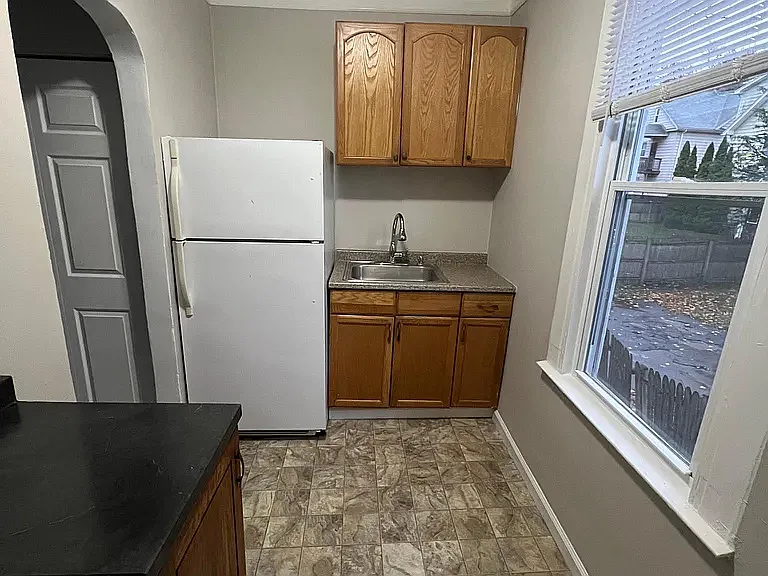 1 bed, 700 sqft, $1,800 — Photo 4