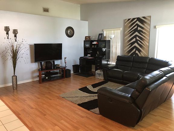 Spacious living room