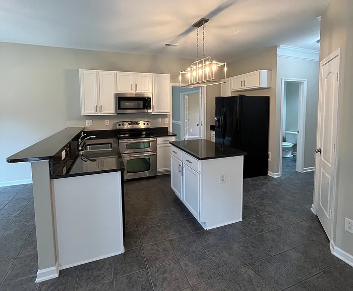 15315 Edgewater Forest Ln — Photo 12