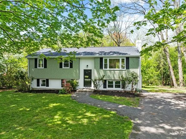 436 King St, Raynham, MA 02767