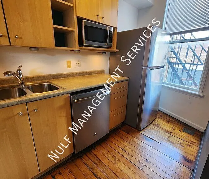 5170 Butler St #4 — Photo 2