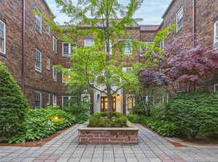 480 Oriole Pkwy #303, Toronto, ON M5P2H8