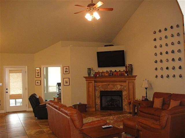 1st image of 315 Beaver Lake Cir