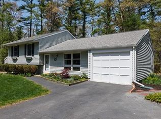 77 Union Bridge Rd, Duxbury, MA 02332