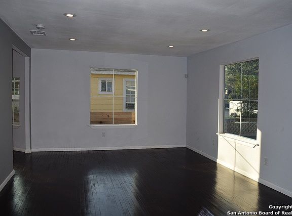 2nd image of 1402 Mardell St