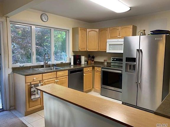 2nd image of 14 Whitfield Ln