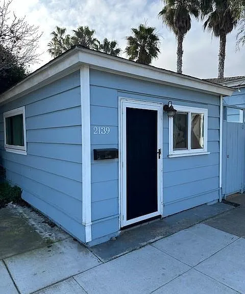 2139 Abbott St — Photo 1
