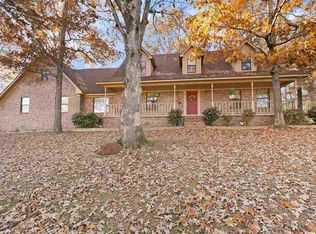 100 Meadowlark Ln, Lexington, TN 38351