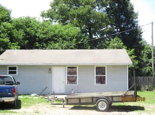 702 E Hoff St, Stockton, MO 65785