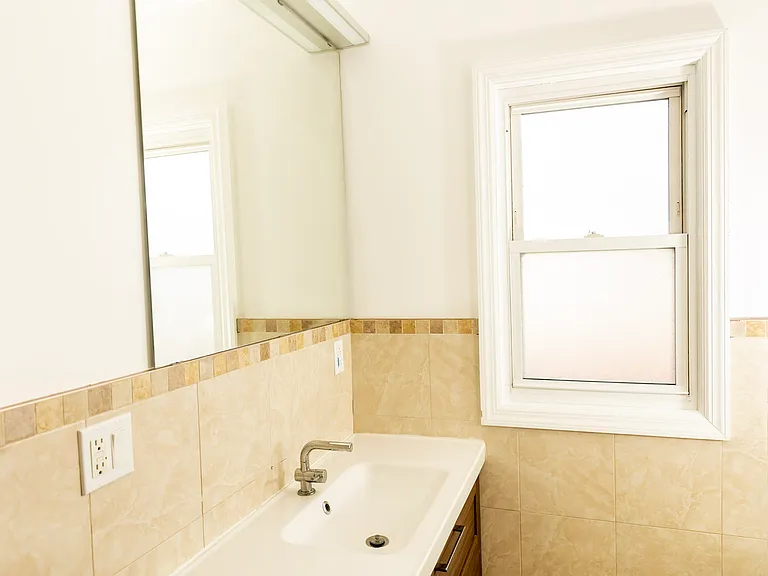109-65 Colfax St #2 — Photo 8