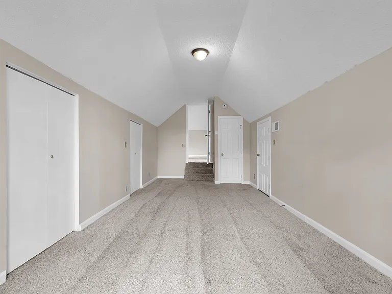 1104 Crestfield Dr — Photo 18