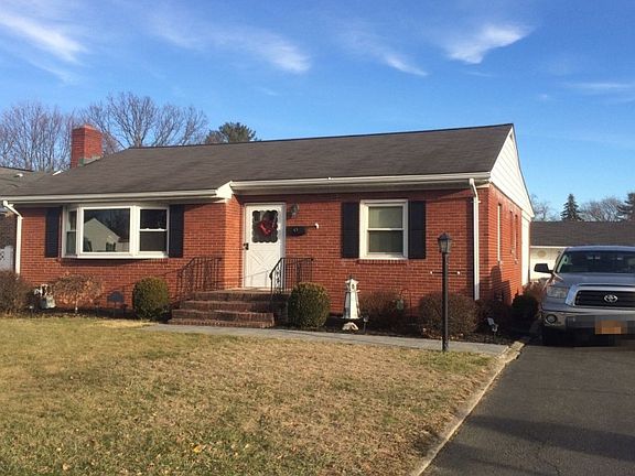 2nd image of 34 Tanneyanns Ln