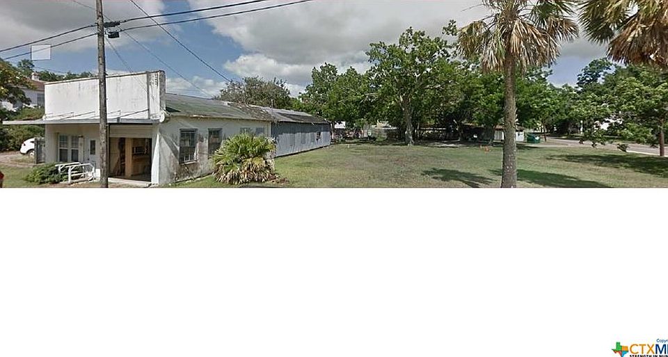 1st image of 107 N De Leon St