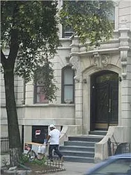 Rented by R New York