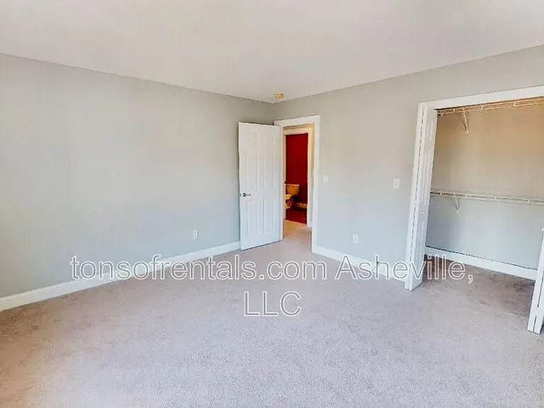 130 Downing Park Ct — Photo 16