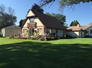 2817 S Riverside Dr, McHenry, IL 60050