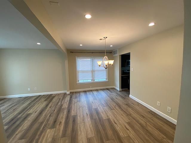 1st image of 323 Clay St