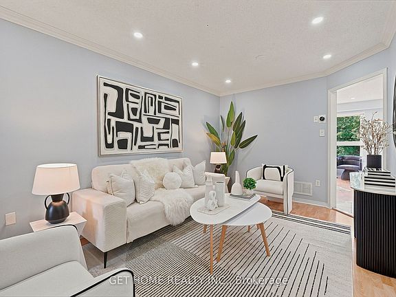 4th image of 50 Willow Park Dr