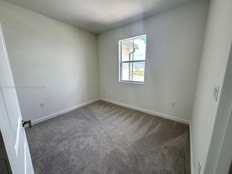 2877 SE 24th Ct — Photo 9
