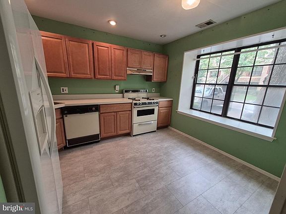 3rd image of 4441 Yorktown Pl