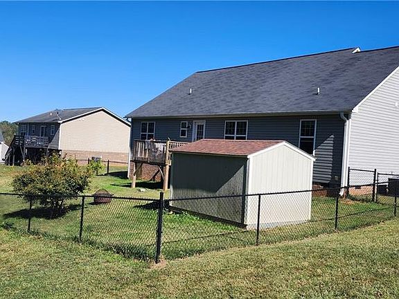 3rd image of 6220 Brentwood Park Ct