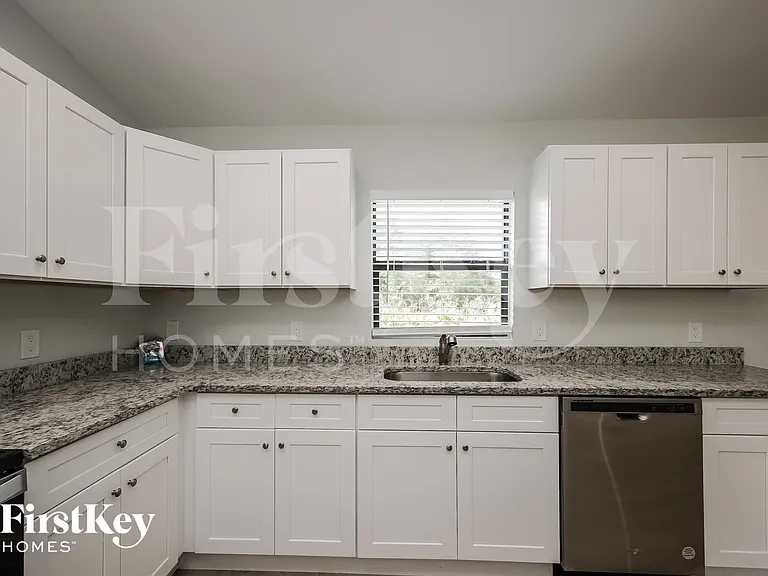2506 63rd St W — Photo 6