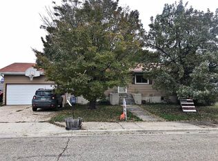 1912 8th Ave E, Williston, ND 58801