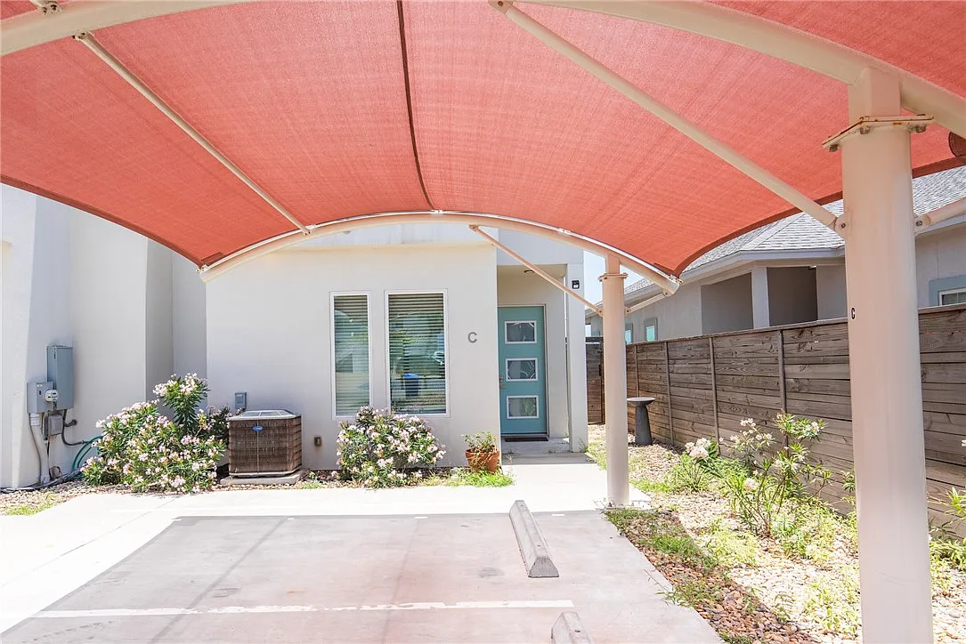 3 bed, 2.5 bath, 2000 sqft, $4,000 — Photo 4
