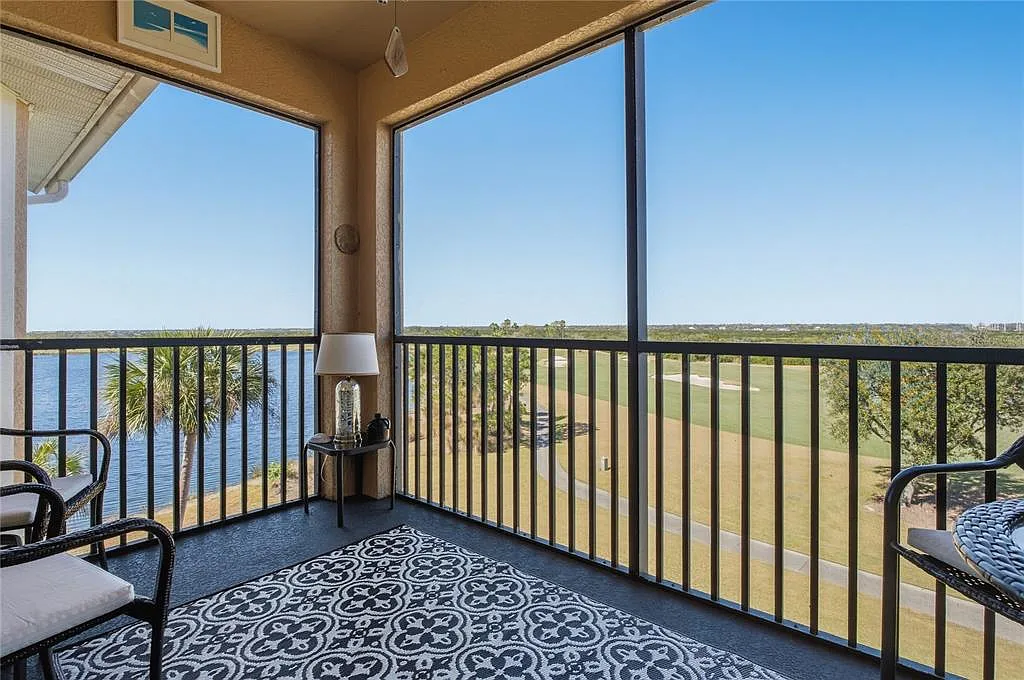 2 bed, 2.0 bath, 1156 sqft, $2,300 — Photo 2
