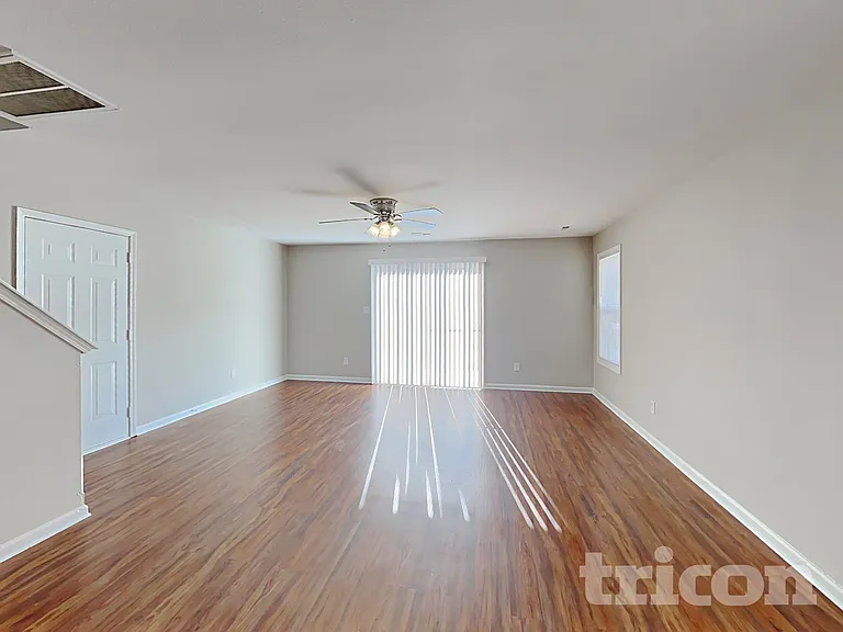 4504 Valendra Dr — Photo 3