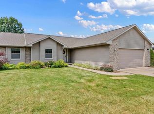 2332 Vanden Avond Dr, Green Bay, WI 54311