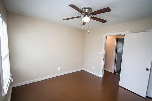 936 Poinsettia St — Photo 26