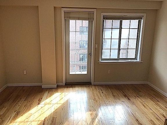 3rd image of 14129 Pershing Cres Floor 4