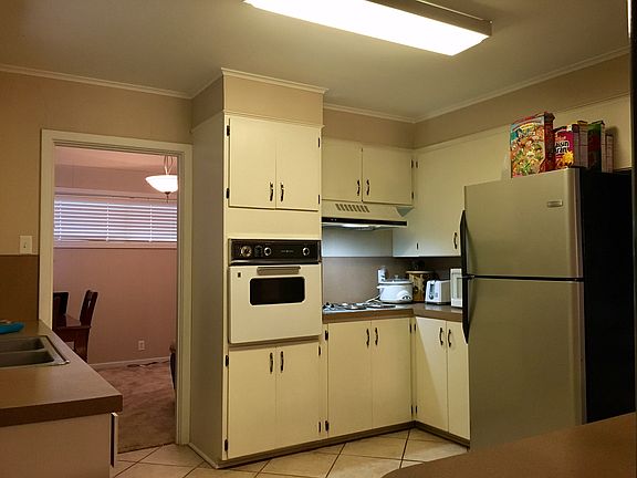 2nd image of 6 Meadow Ln