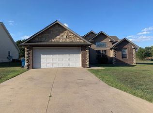 2031 Marigold, Carthage, MO 64836